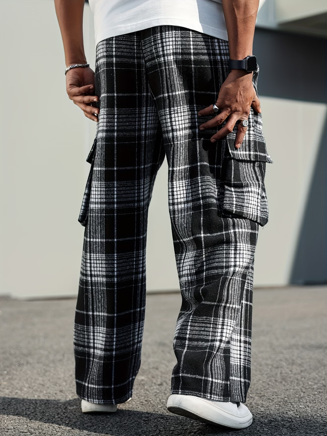 Men’s Plaid Wide-Leg Cargo Pants