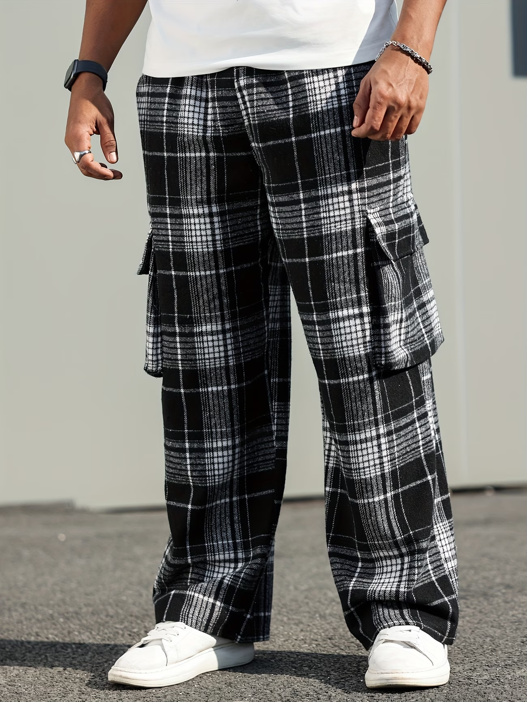 Men’s Plaid Wide-Leg Cargo Pants